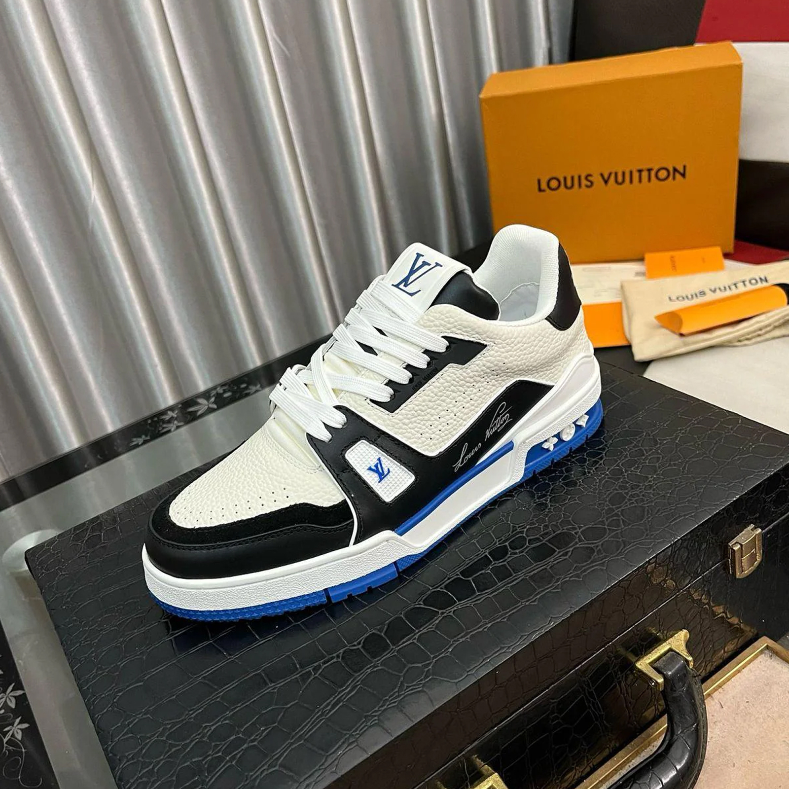 Louis Vuitton Trainer Blue