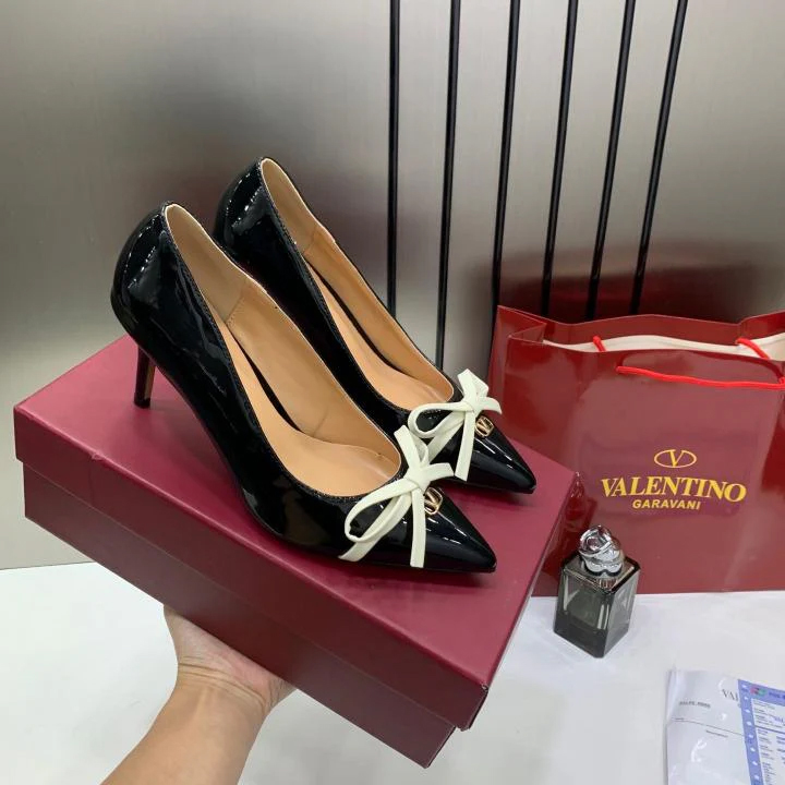 Valentino Pump Heel Elegant Womens Black Patent Leather With White Knot With OG Box & Carry Bag 933 V9 Black