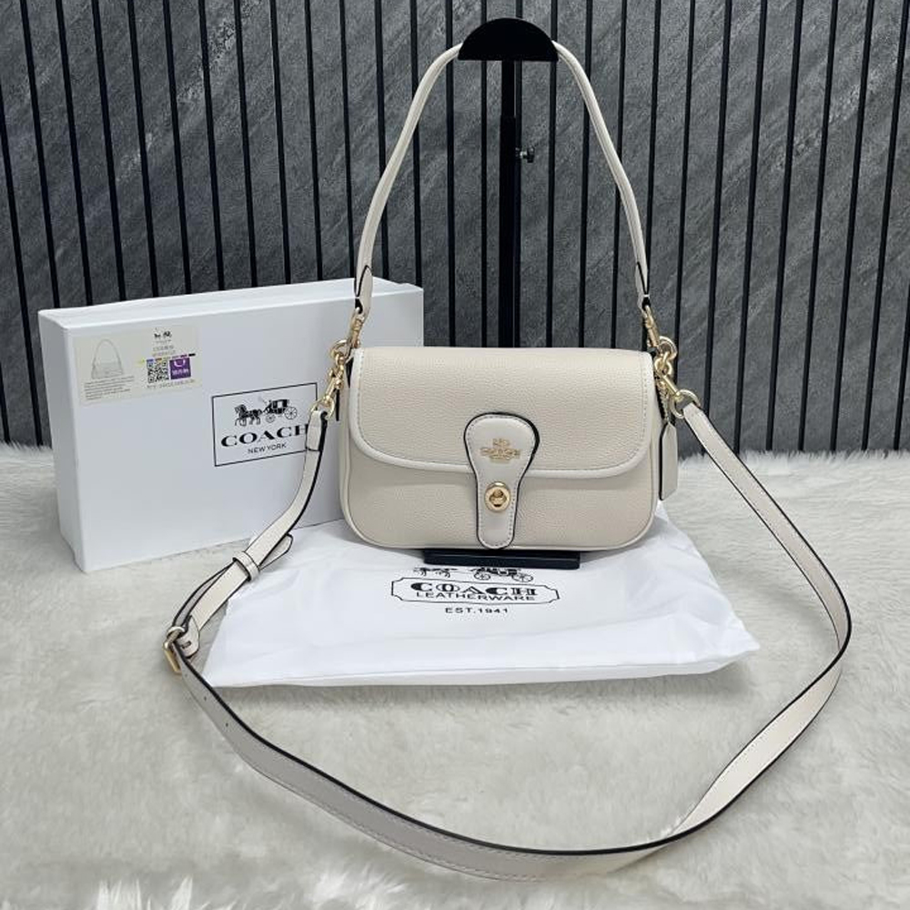 9 Coach Turnlock Hadley White Shoulder