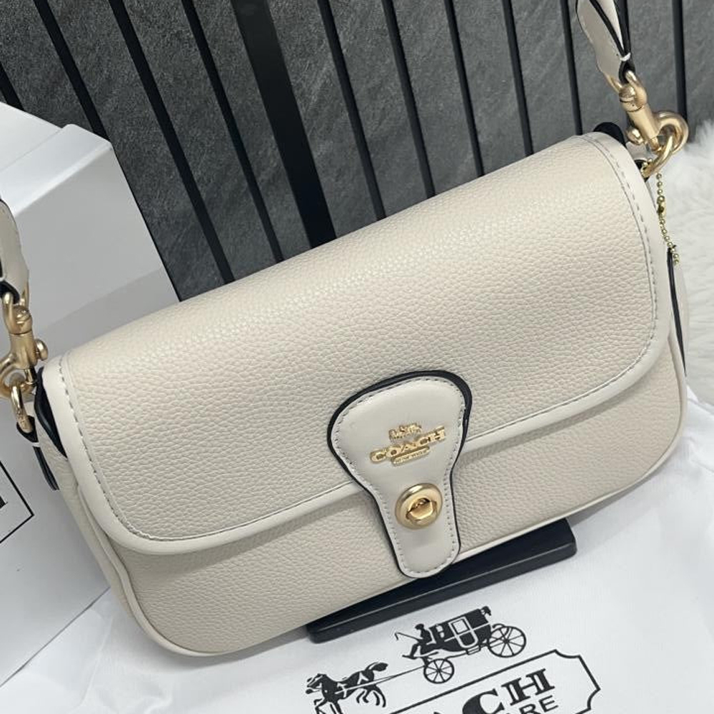 9 Coach Turnlock Hadley White Shoulder