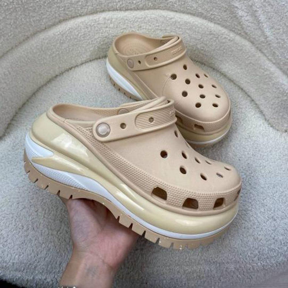 WMN CROCS MEGA CRUSH COLORDIP CLOG KHAKI FOR HER