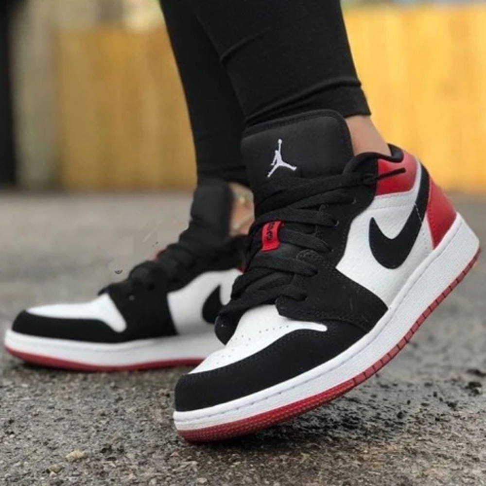 Air Jordan Retro 1 Low Black Toe