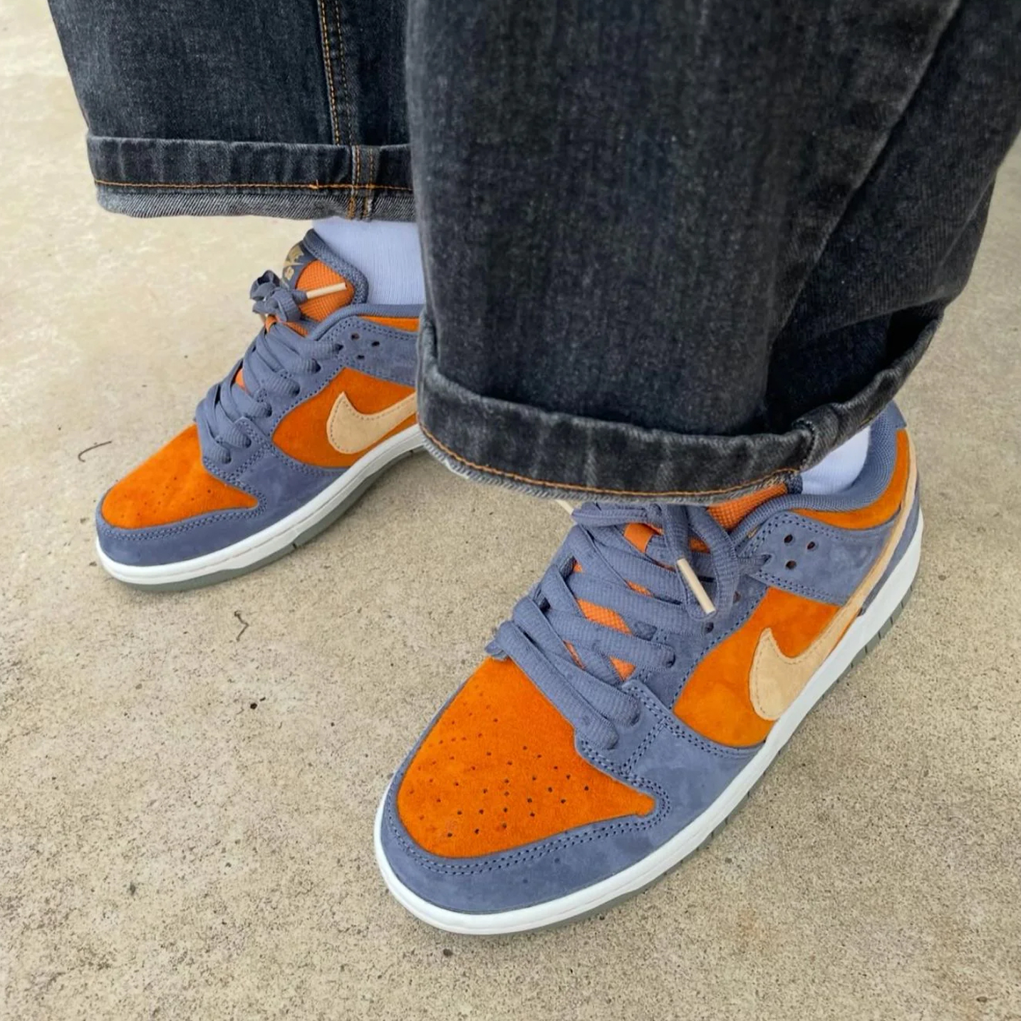 Nike SB Dunk Low PRO Light Carbon Monarch