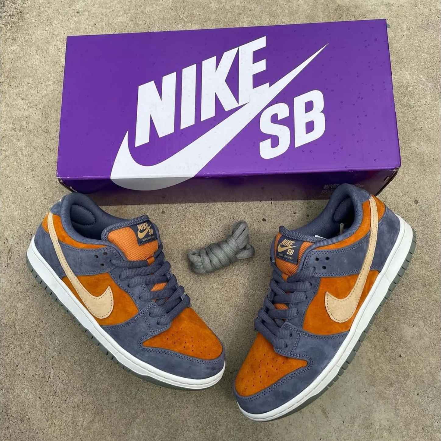 Nike SB Dunk Low PRO Light Carbon Monarch
