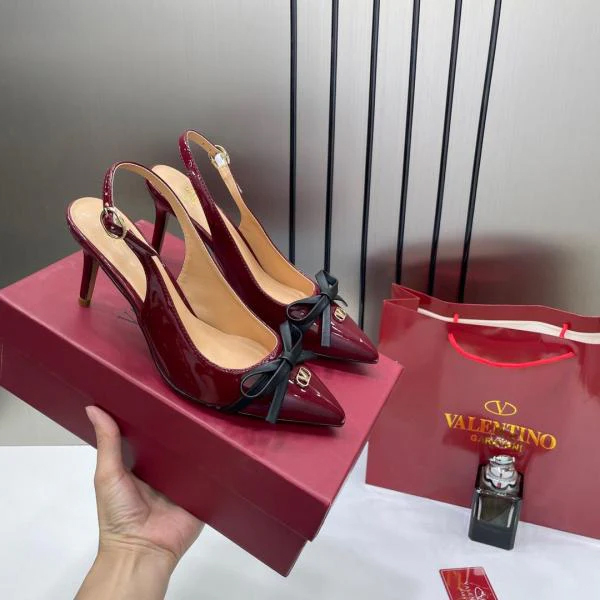 Valentino Elegant Womens Wine Back Belt Leather With White Knot With OG Box & Carry Bag H-1 Wine