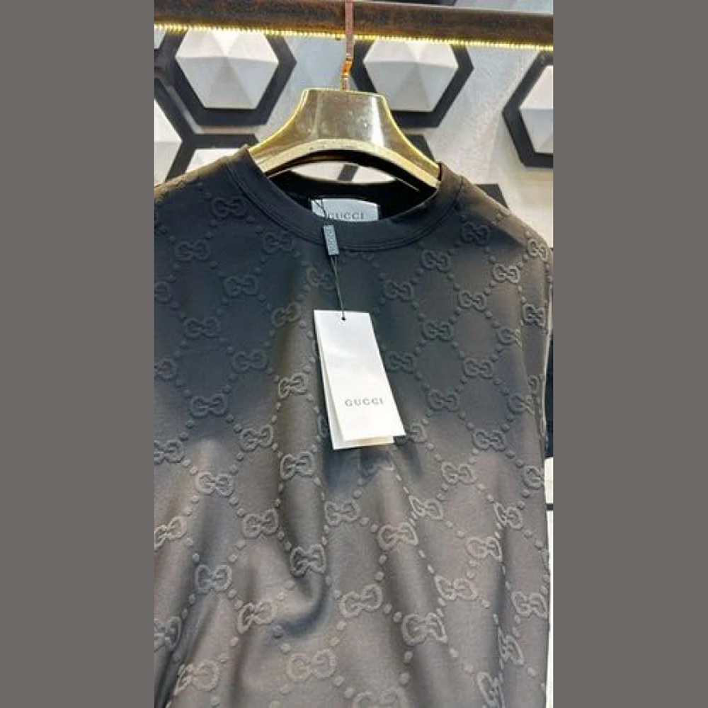 GC LOGO EMBOSSED PREMIUM BLACK TSHIRT